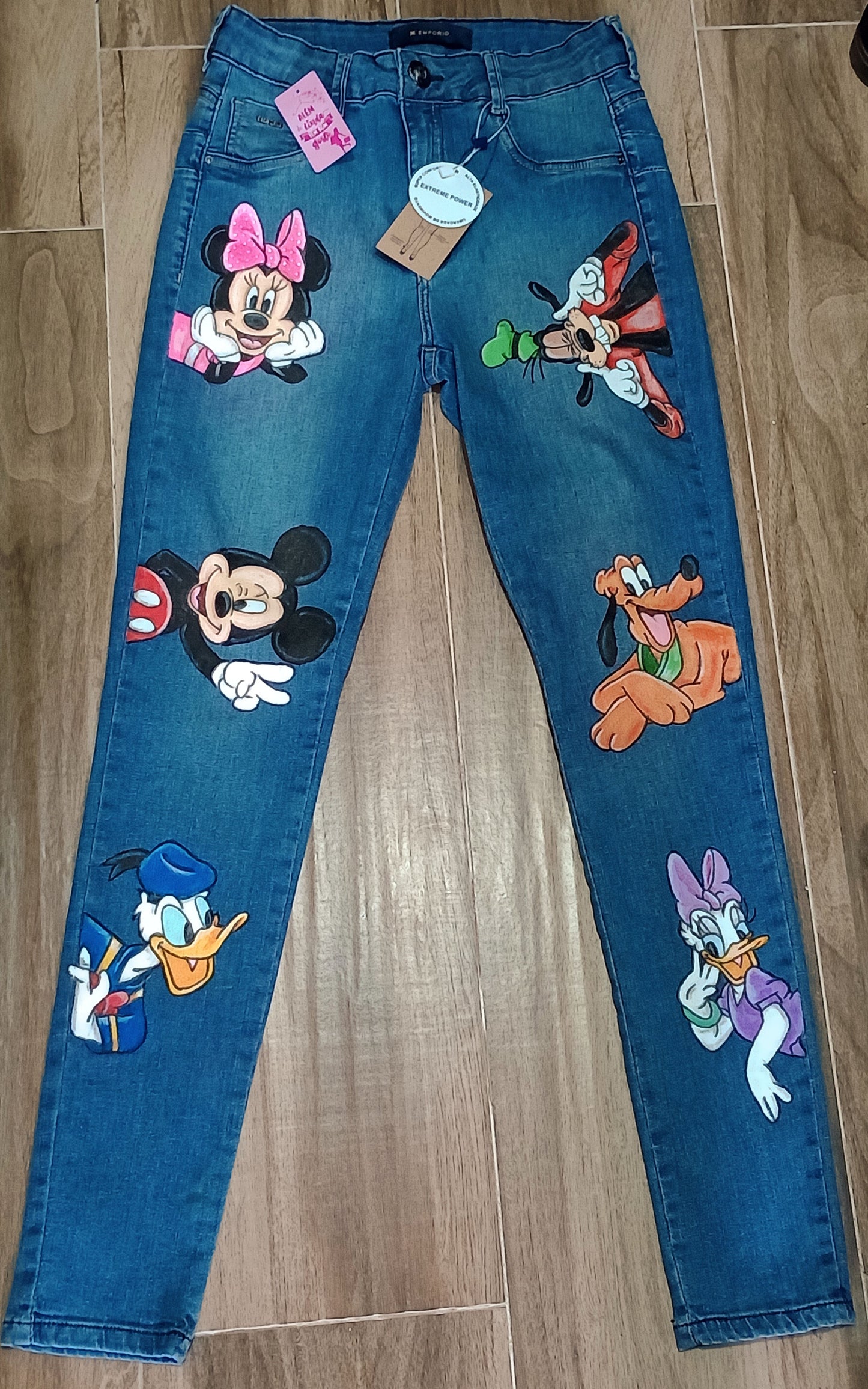 Calça Jeans Pintada á mão desenhos Disney mickey e sua turma