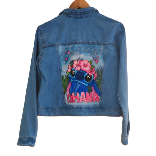 Jaqueta adulta jeans pintada a mão com desenhos do stitch